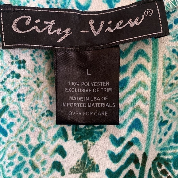 City View teal blouse with silver embellishments. Large. - Picture 11 of 11